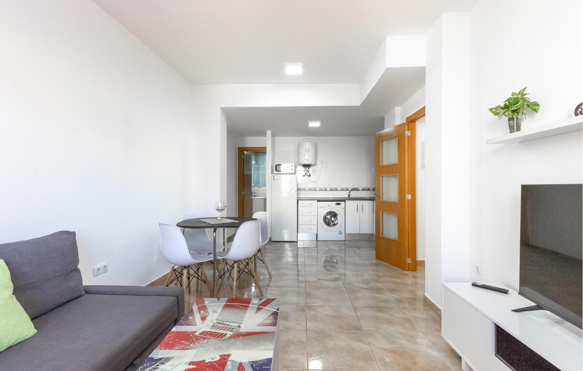 Amazing Apartment In Санта Пола Екстериор снимка