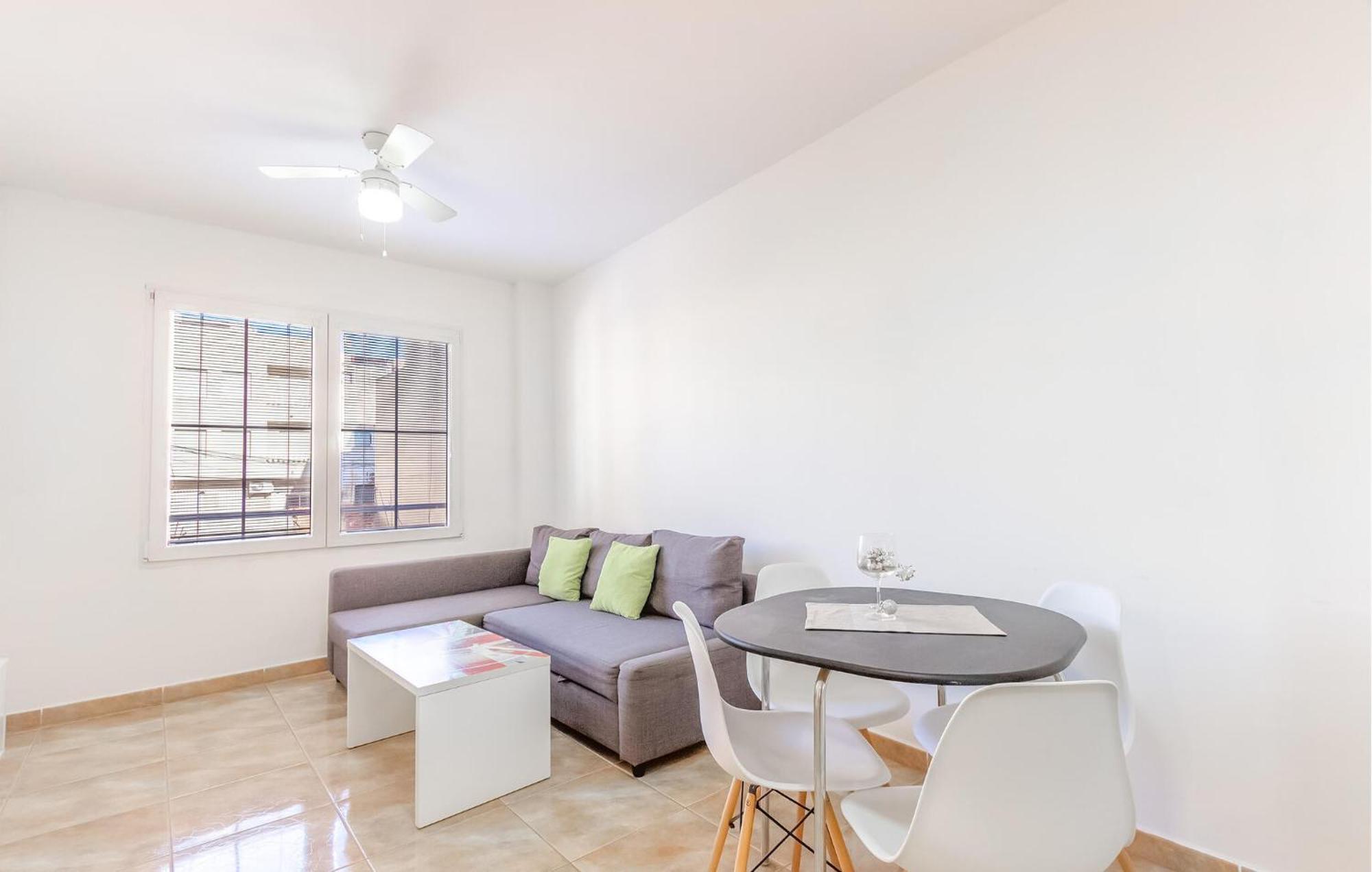 Amazing Apartment In Санта Пола Екстериор снимка